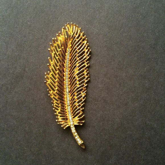 Vintage Brooch Large 3.5” Gold Tone Leaf Crystal Rhinestones - Picture 2 of 2